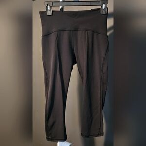 Lululemon Size 6 Cropped Black Leggings